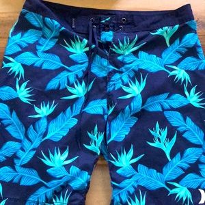 Hurley Men’s feather design Swim Trunks